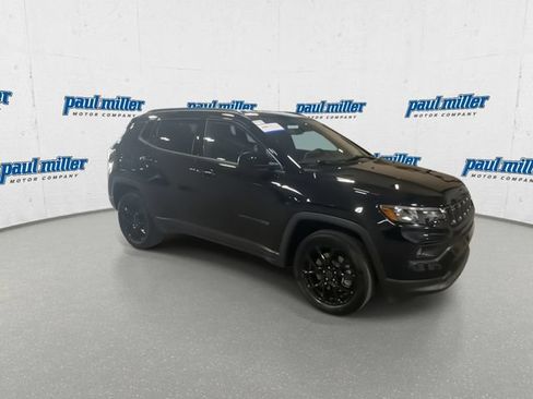 Used 2026 Jeep Compass Latitude AWD/4WD image 13