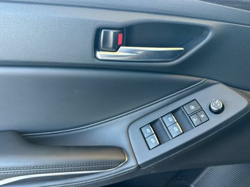 Certified 2022 Toyota Avalon XLE FWD image 13