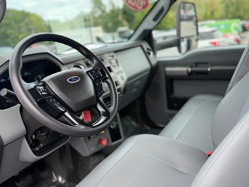 Used 2022 Ford F750 2WD Regular Cab Super Duty image 17