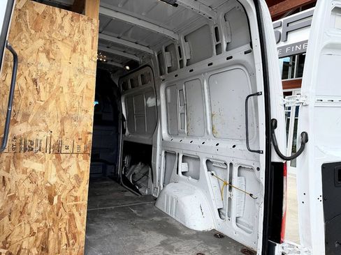 Used 2023 Mercedes-Benz Sprinter 2500 w/ Parking Package image 18