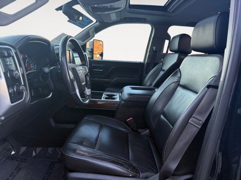 Used 2017 GMC Sierra 3500 SLT image 2