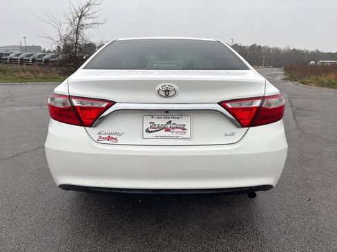 Used 2016 Toyota Camry LE image 7