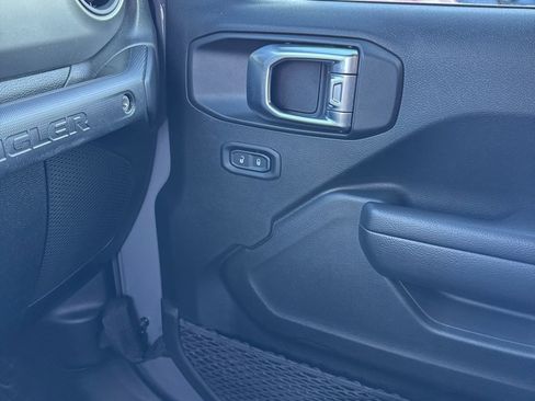 Used 2022 Jeep Wrangler Unlimited Sport image 23