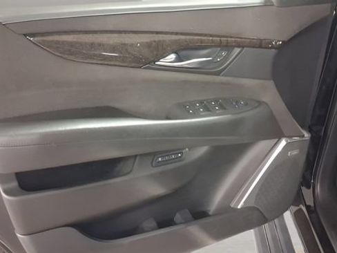 Used 2016 Cadillac Escalade Platinum AWD/4WD image 26