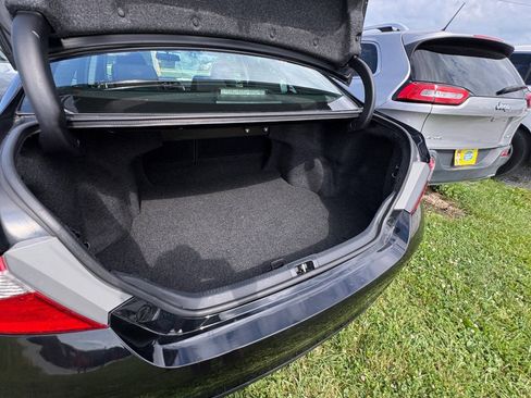 Used 2015 Toyota Camry SE w/ Moonroof Package FWD image 33