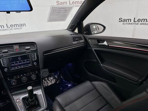 Used 2017 Volkswagen GTI SE image 23