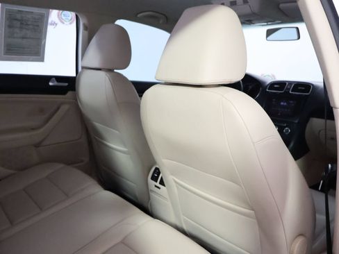 Used 2010 Volkswagen Jetta TDI FWD image 45