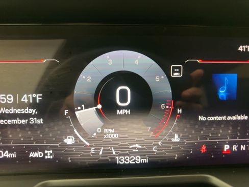 Used 2025 GMC Acadia Elevation w/ Elevation Premium Package image 18