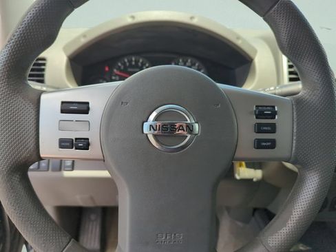 Certified 2017 Nissan Frontier SV RWD image 39