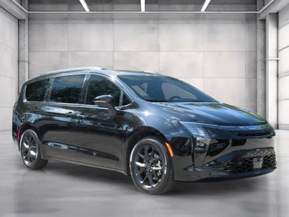 New 2027 Chrysler Pacifica Limited