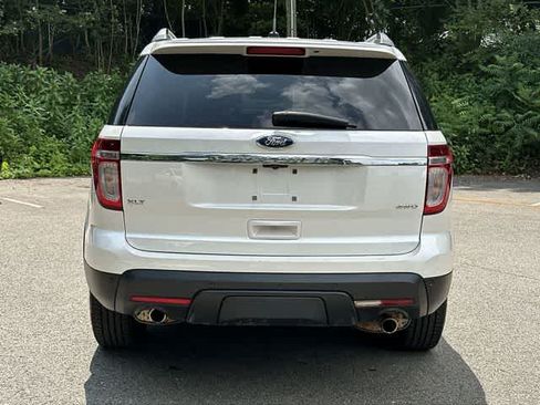 Used 2014 Ford Explorer XLT w/ Equipment Group 202A AWD/4WD image 4