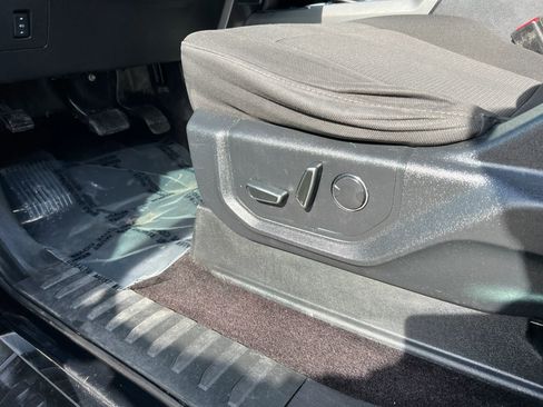 Used 2017 Ford F150 XLT w/ Equipment Group 302A Luxury image 18