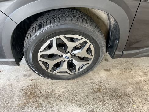 Used 2021 Subaru Forester Premium AWD/4WD image 10