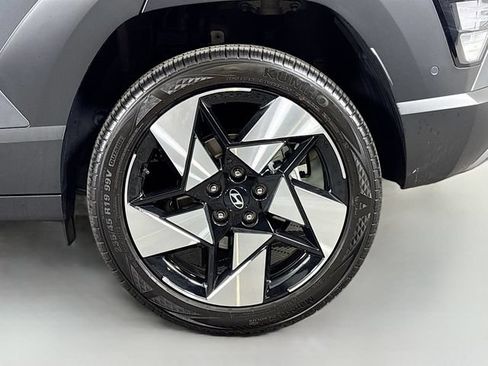 Used 2024 Hyundai Kona Limited AWD/4WD image 32