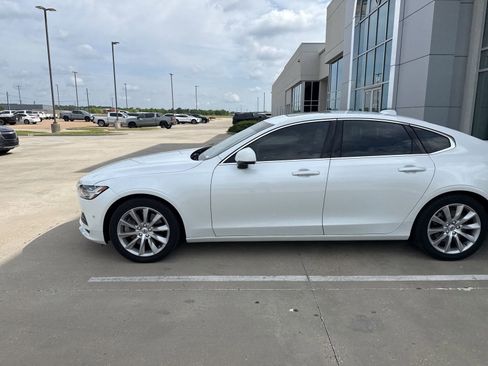 Used 2017 Volvo S90 T6 Momentum w/ Vision Package AWD/4WD image 5