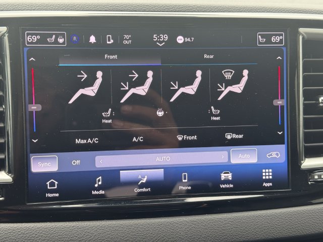 Certified 2024 Chrysler Pacifica Touring-L FWD image 28