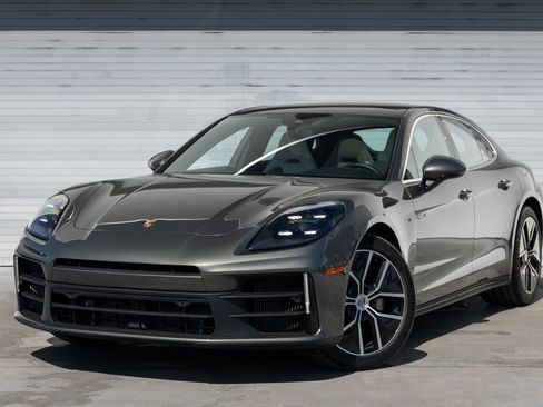 Certified 2025 Porsche Panamera 4S image 1