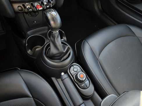 Used 2019 MINI Cooper 2-Door Hardtop image 24