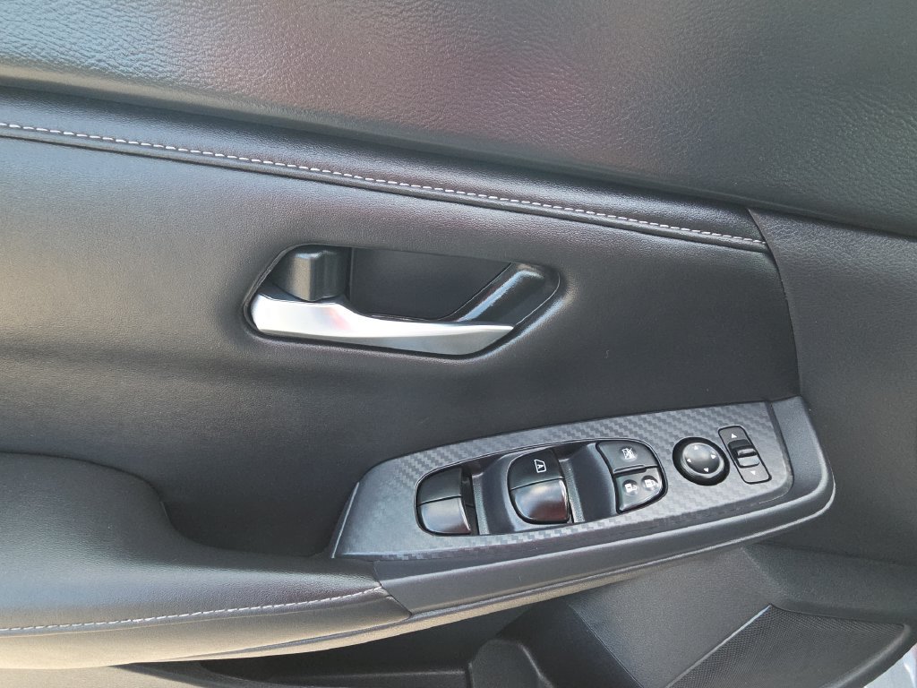Used 2024 Nissan Sentra SV FWD image 13