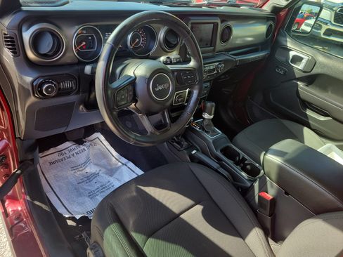 Used 2021 Jeep Wrangler Unlimited Sport AWD/4WD image 12