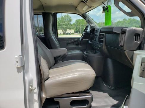 Used 2017 Chevrolet Express 2500 LS RWD image 17
