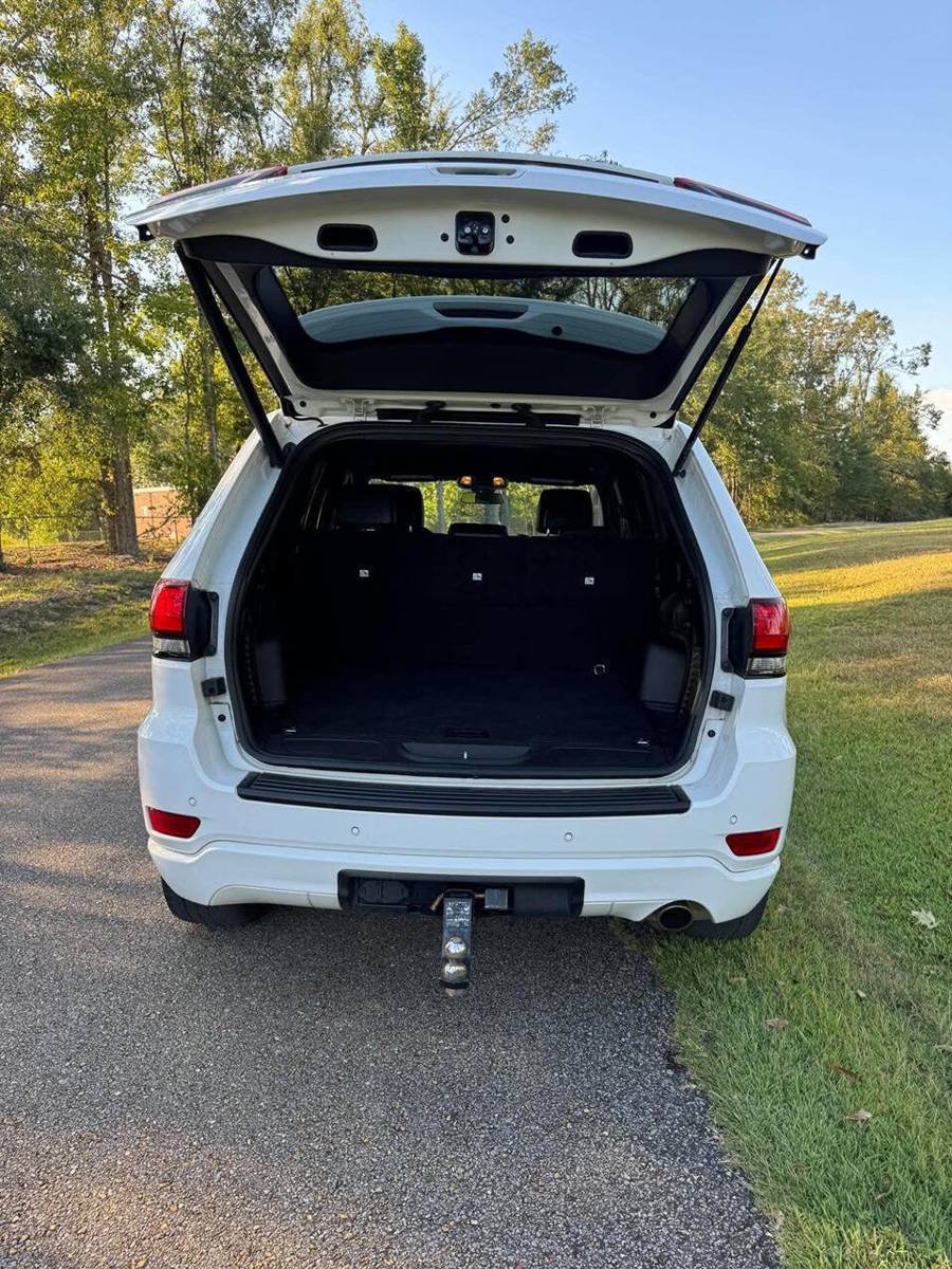 Used 2021 Jeep Grand Cherokee Laredo X RWD image 15