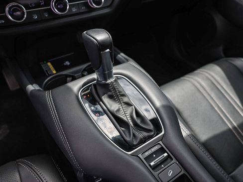 Certified 2025 Honda HR-V EX-L image 12