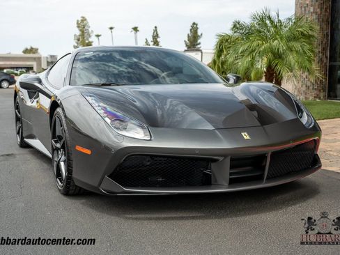 Used 2017 Ferrari 488 GTB RWD image 11