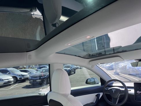Used 2020 Tesla Model 3 Long Range AWD/4WD image 19