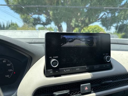 Used 2024 Honda HR-V LX image 9