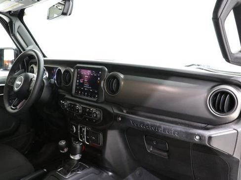 Used 2023 Jeep Wrangler Unlimited w/ Sun & Screen Package AWD/4WD image 17