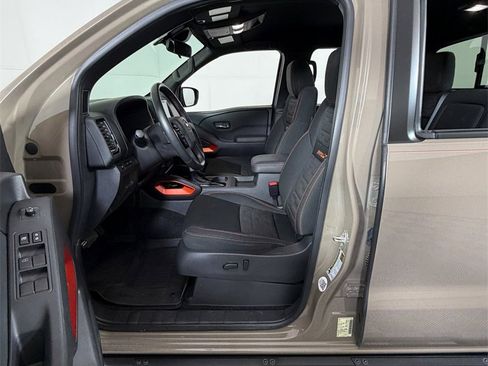 Used 2023 Nissan Frontier Pro-X w/ Technology Package image 8