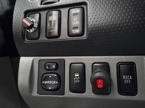 Used 2014 Toyota Tacoma 4x4 Double Cab w/ TRD Sport Package image 18