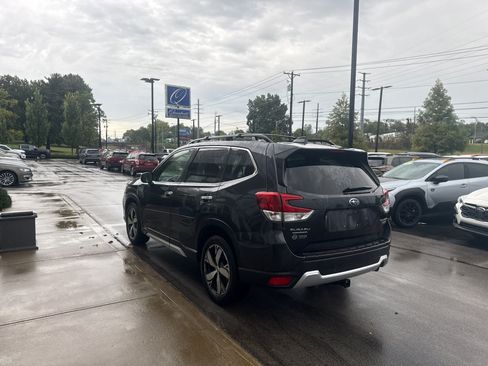 Used 2019 Subaru Forester Touring AWD/4WD image 5