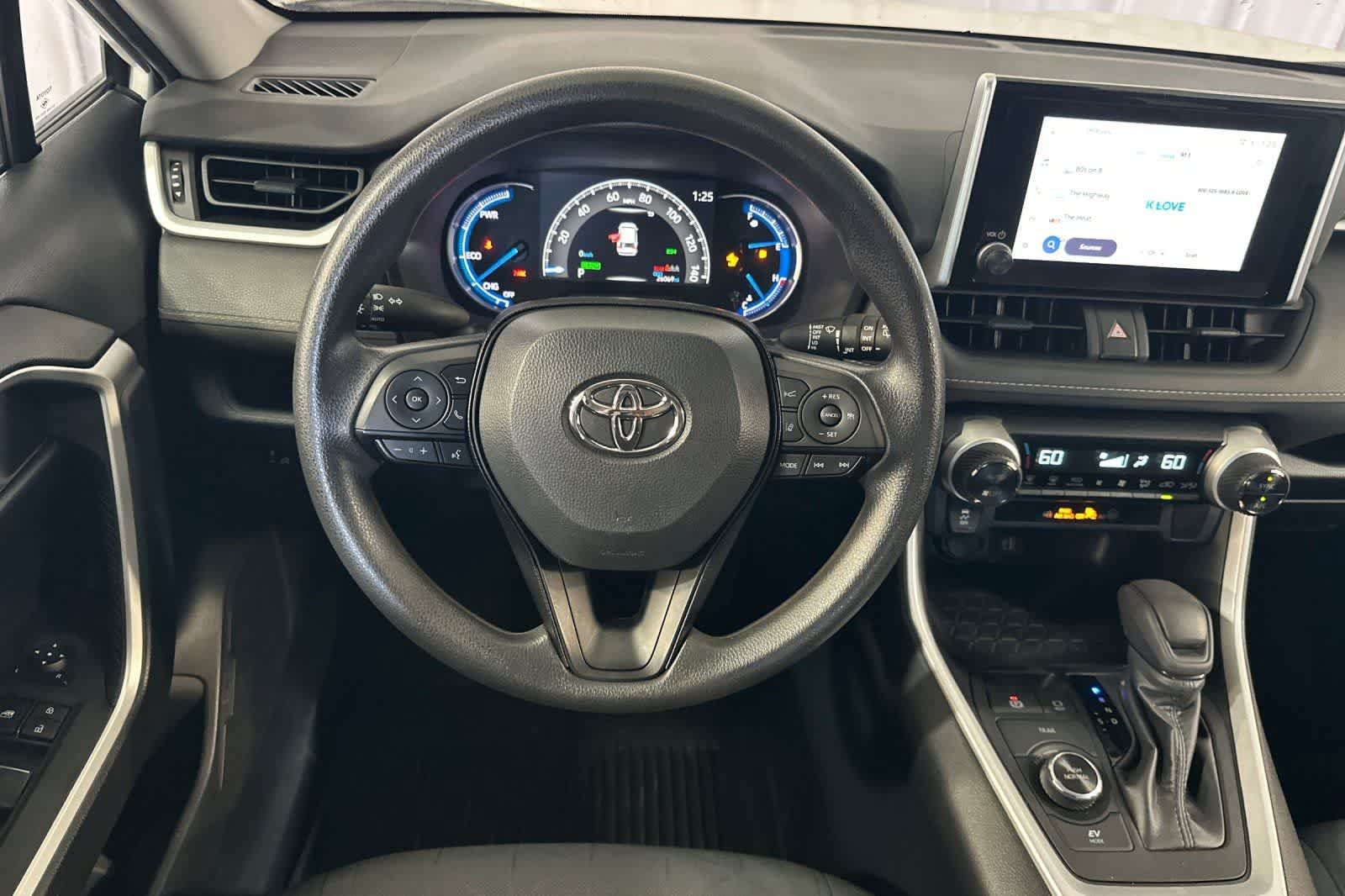 Used 2024 Toyota RAV4 XLE AWD/4WD image 16