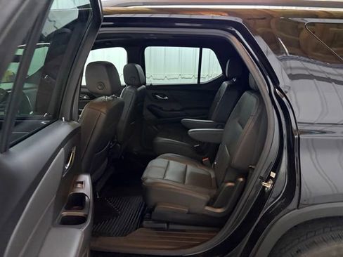 Used 2022 Chevrolet Traverse RS AWD/4WD image 17