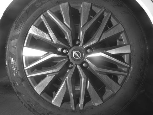 Used 2025 Nissan Altima 2.5 SV FWD image 15