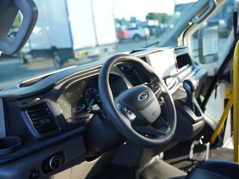 Used 2021 Ford Transit 350 DRW RWD image 17