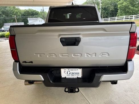 Used 2024 Toyota Tacoma TRD Off-Road AWD/4WD image 8