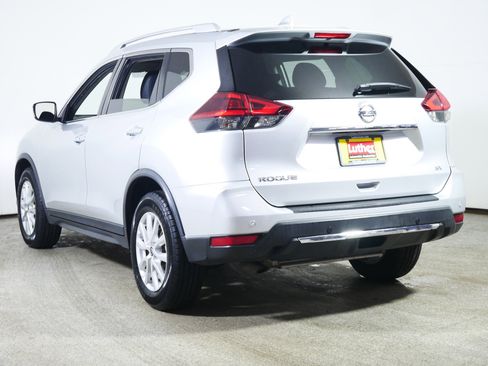 Used 2019 Nissan Rogue SV image 5