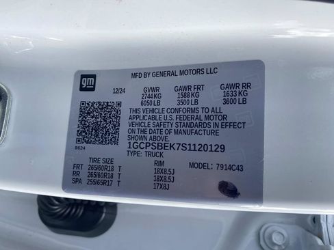 Used 2025 Chevrolet Colorado W/T w/ WT Custom Package RWD image 21