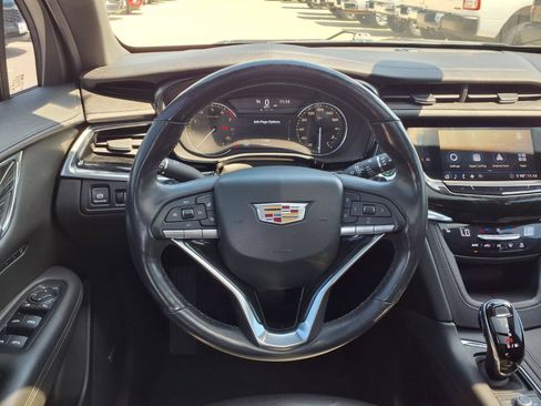 Used 2020 Cadillac XT6 Premium Luxury FWD image 16