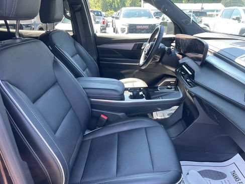 Certified 2025 Buick Enclave Preferred AWD/4WD image 14