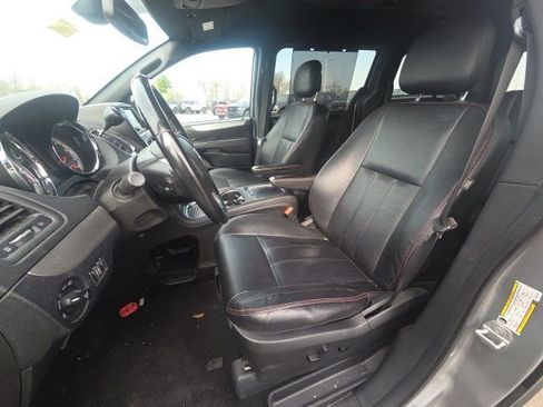 Used 2019 Dodge Grand Caravan GT image 25