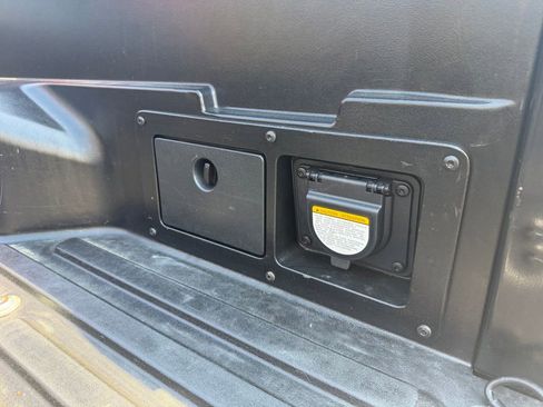 Used 2018 Toyota Tacoma TRD Sport image 28