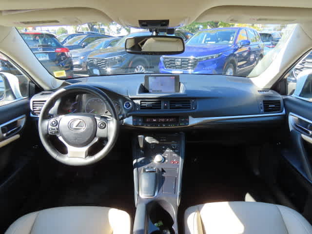 Used 2014 Lexus CT 200h FWD image 17