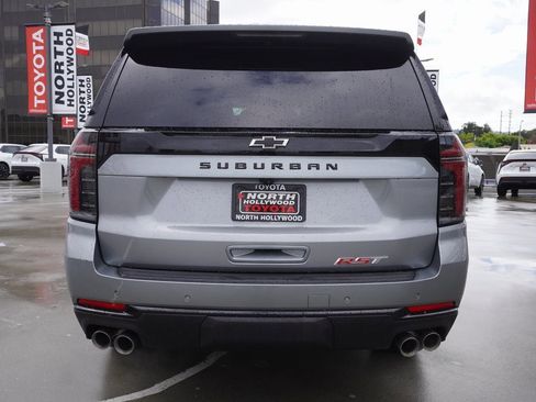 Used 2025 Chevrolet Suburban RST image 6