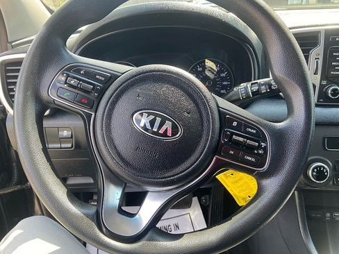 Used 2017 Kia Sportage LX AWD/4WD image 11