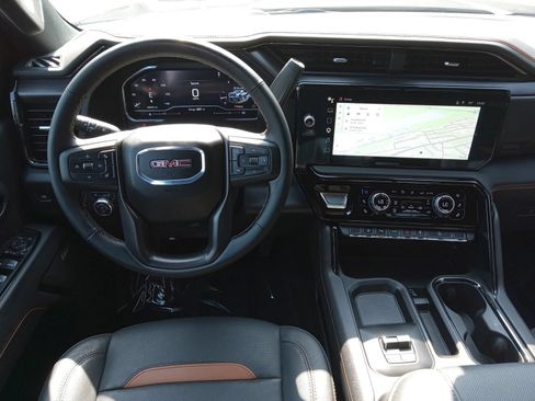Used 2025 GMC Sierra 2500 AT4 w/ AT4 Premium Plus Package AWD/4WD image 16