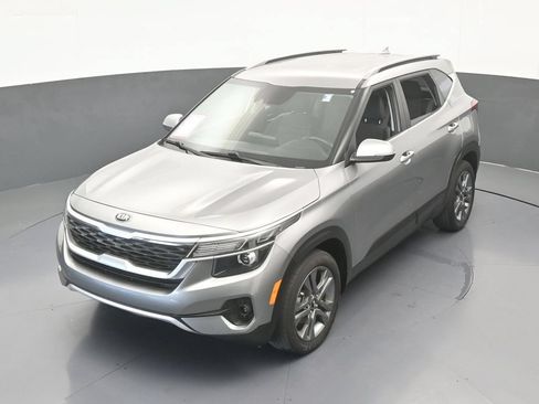 Used 2021 Kia Seltos S FWD image 40